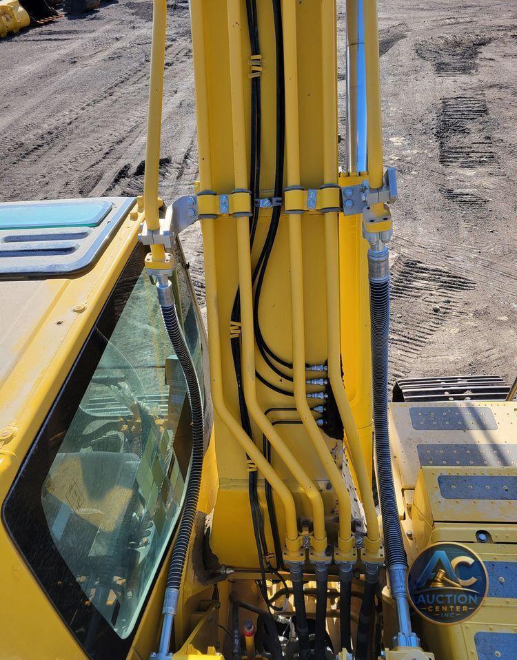 2019 Komatsu PC240LC-11  excavator