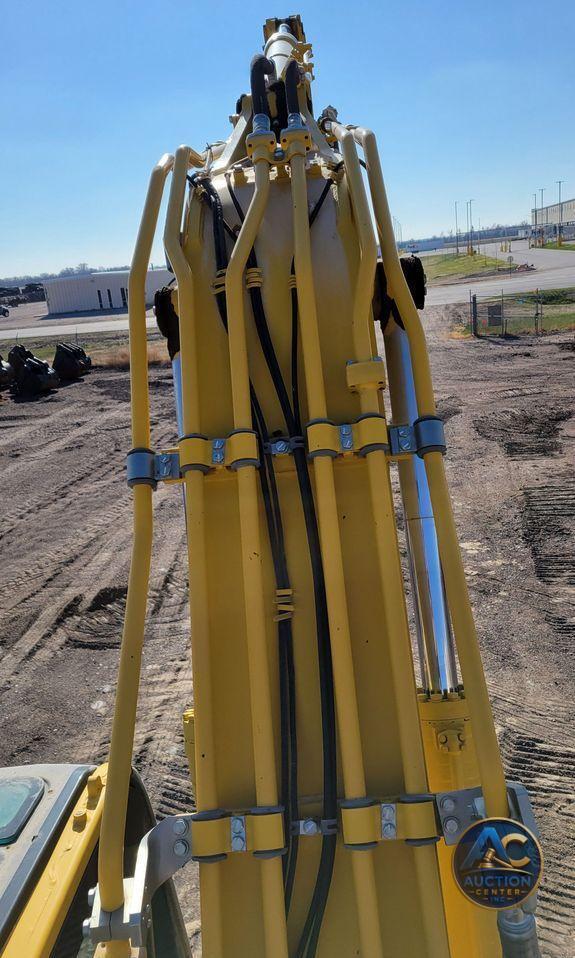 2019 Komatsu PC240LC-11  excavator