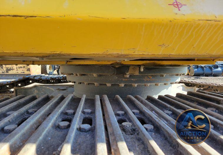 2019 Komatsu PC240LC-11  excavator