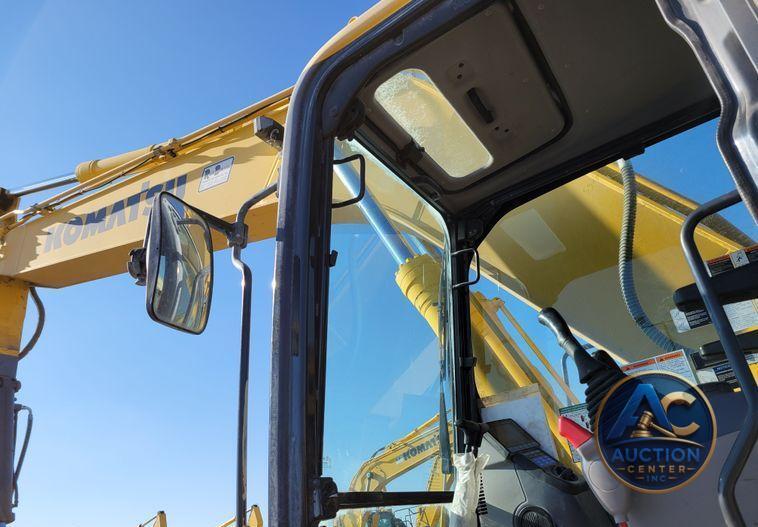 2019 Komatsu PC240LC-11  excavator