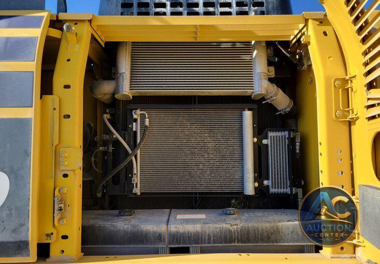2019 Komatsu PC240LC-11  excavator