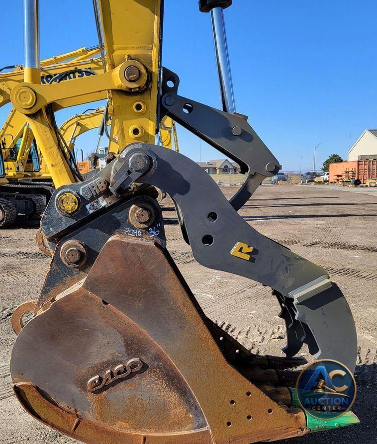 2019 Komatsu PC240LC-11  excavator