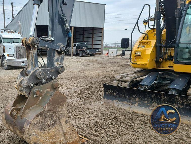 2022 John Deere 135G  excavator