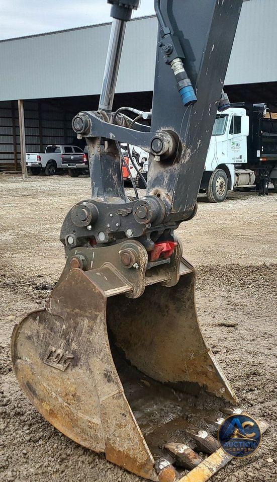 2022 John Deere 135G  excavator