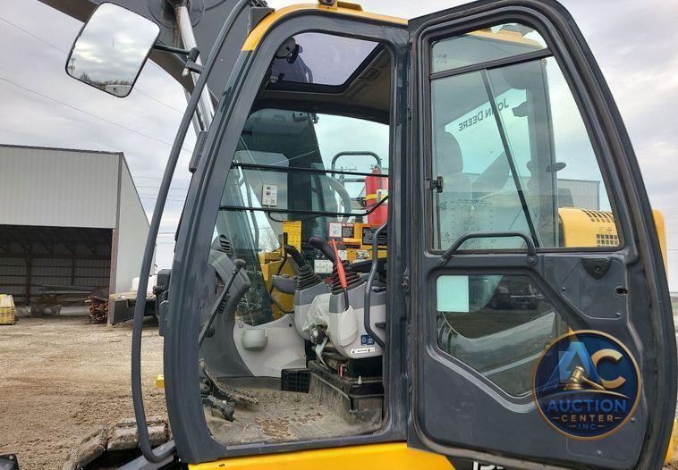 2022 John Deere 135G  excavator