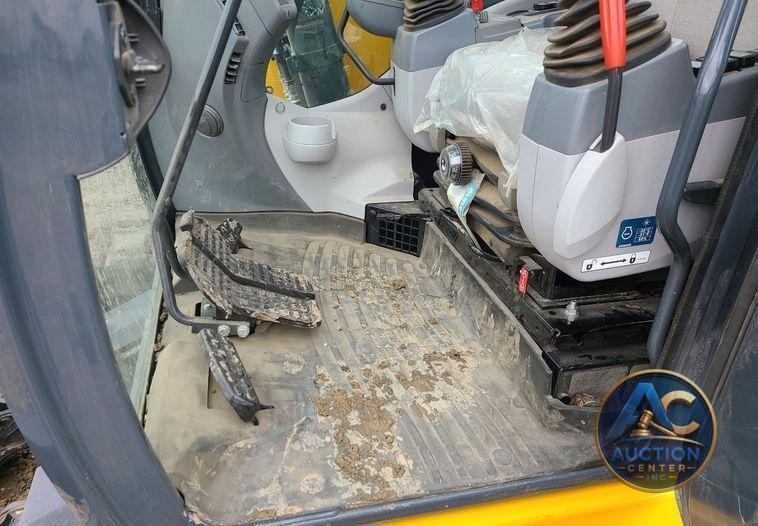 2022 John Deere 135G  excavator