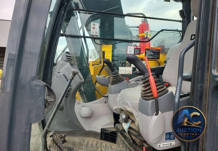 2022 John Deere 135G  excavator