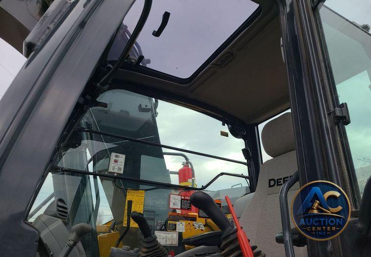 2022 John Deere 135G  excavator