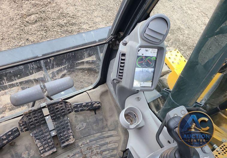 2022 John Deere 135G  excavator