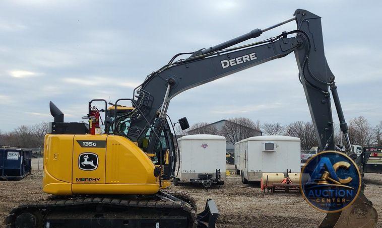 2022 John Deere 135G  excavator