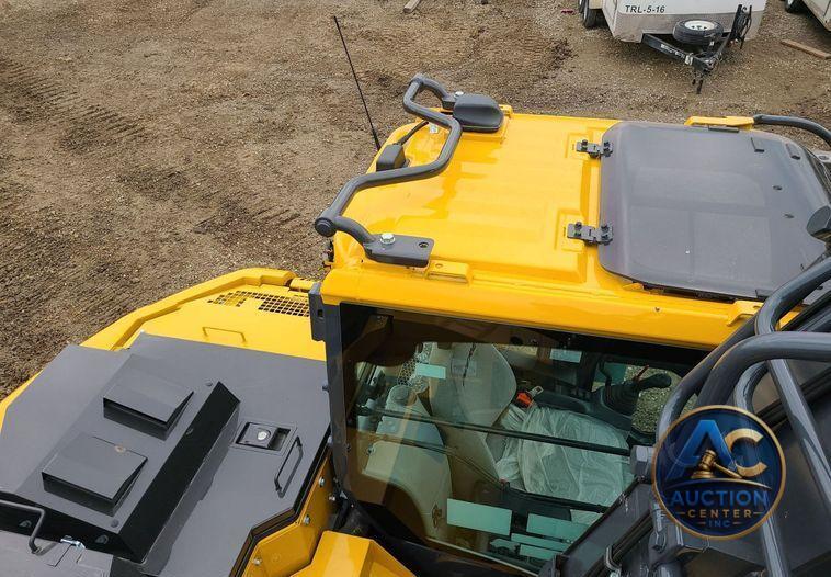 2022 John Deere 135G  excavator