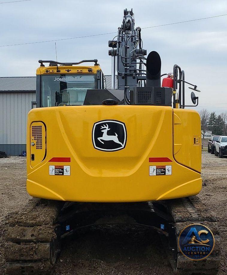 2022 John Deere 135G  excavator