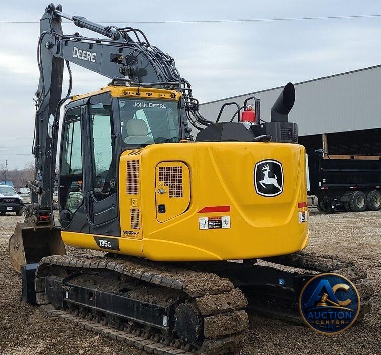 2022 John Deere 135G  excavator