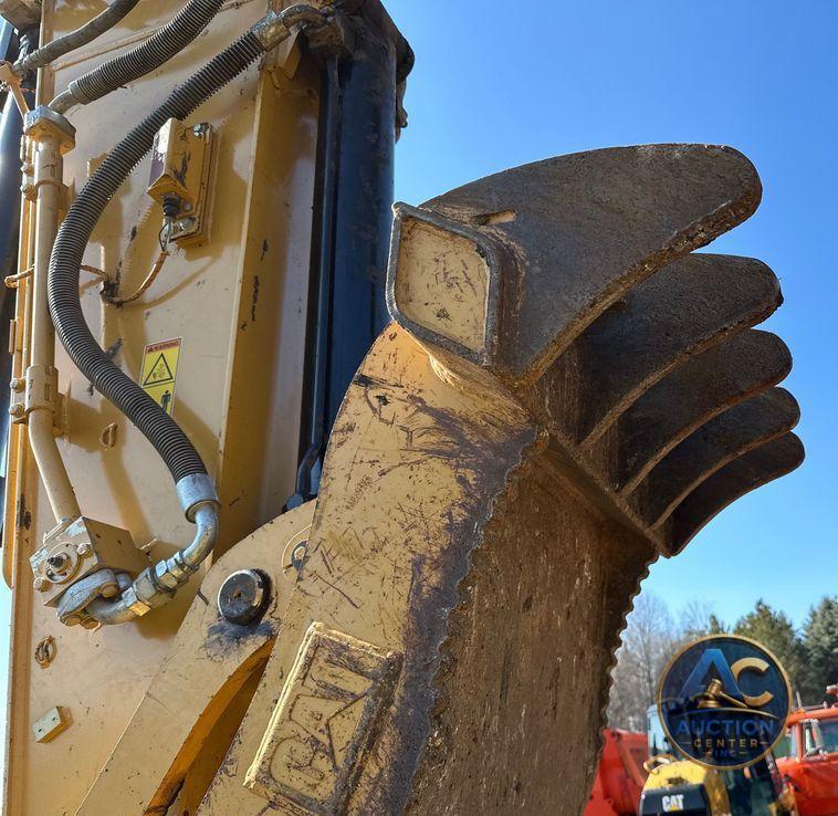 2015 Caterpillar 323FL excavator