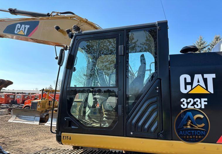 2015 Caterpillar 323FL excavator