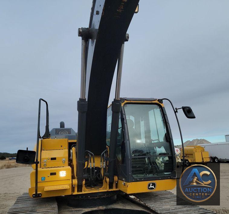 2018 John Deere 210G LC  excavator