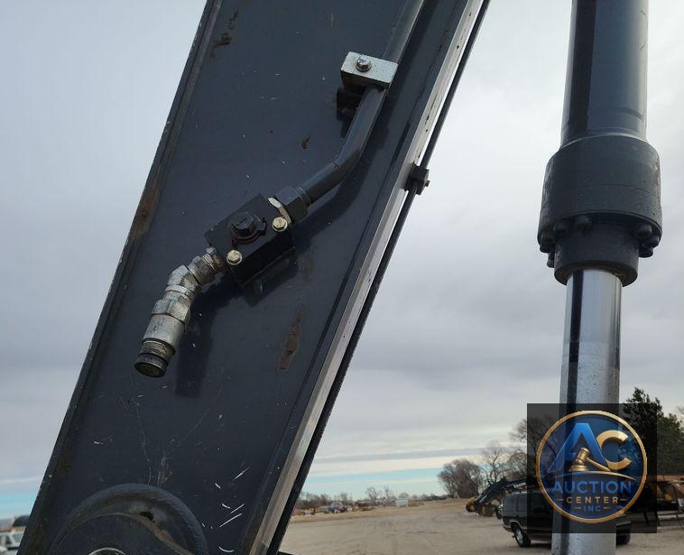 2018 John Deere 210G LC  excavator