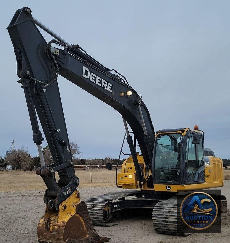 2018 John Deere 210G LC  excavator
