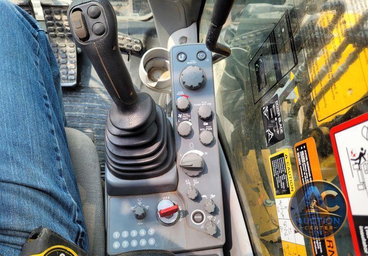 2017 John Deere 135G  excavator