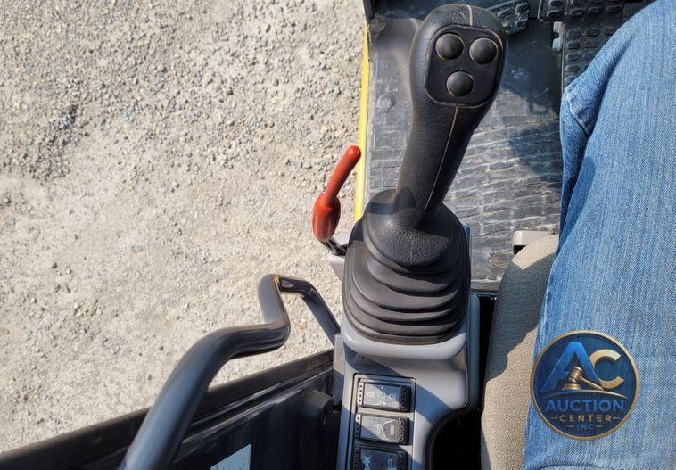 2017 John Deere 135G  excavator