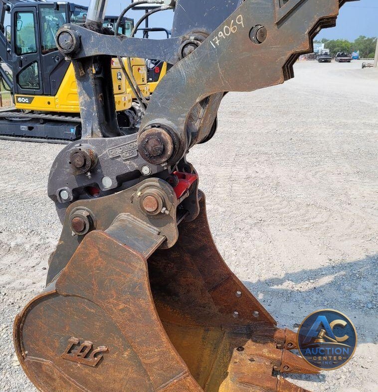 2017 John Deere 135G  excavator