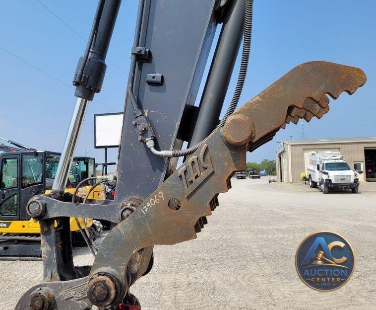 2017 John Deere 135G  excavator