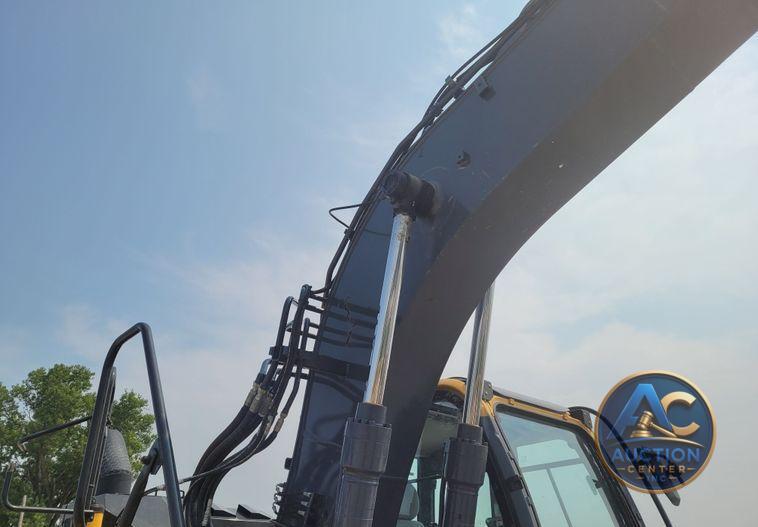 2017 John Deere 135G  excavator