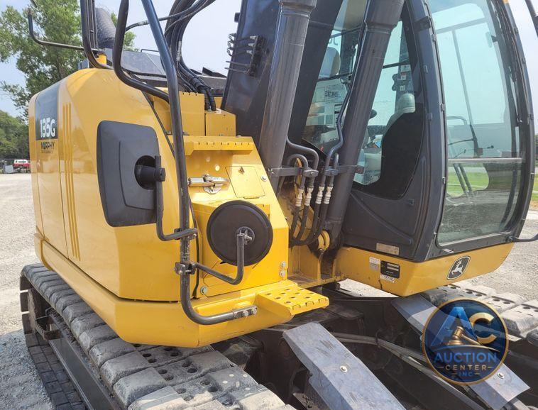 2017 John Deere 135G  excavator