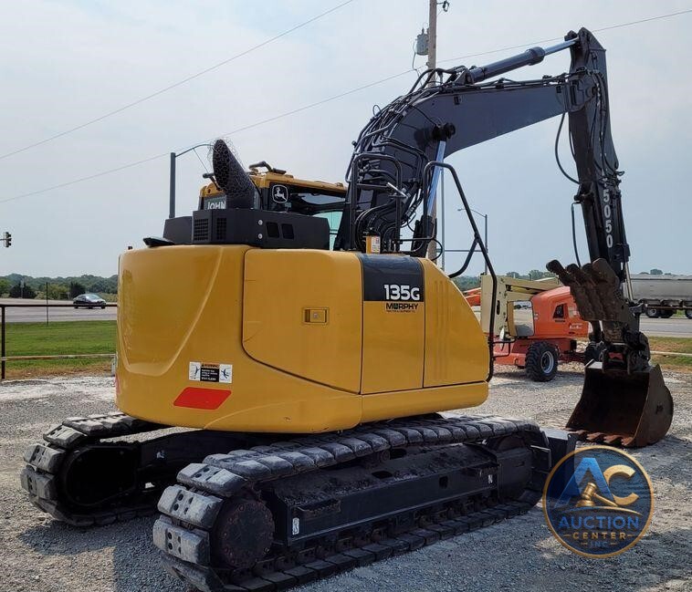 2017 John Deere 135G  excavator