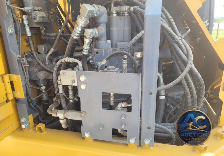 2017 John Deere 135G  excavator