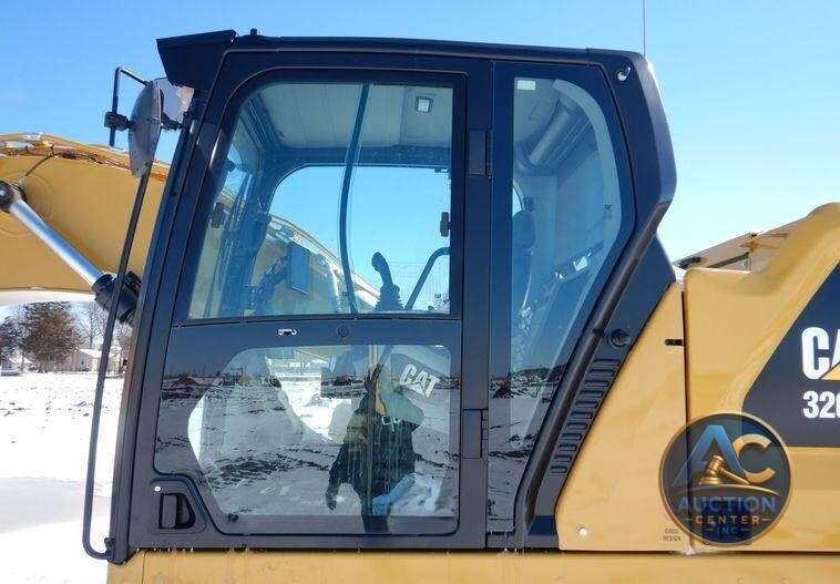 2019 Caterpillar 320  excavator