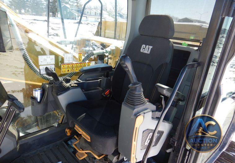 2019 Caterpillar 320  excavator