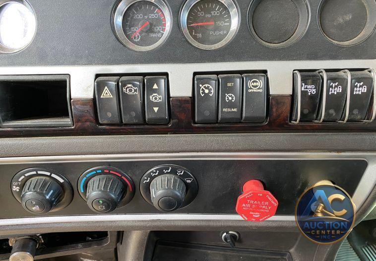2014 Kenworth T805  dump truck