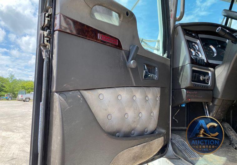 2014 Kenworth T805  dump truck