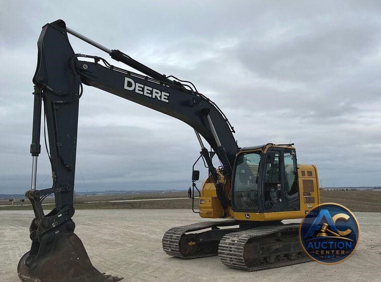 2017 John Deere 245G LC  excavator