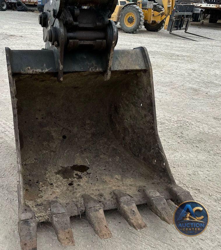 2017 John Deere 245G LC  excavator