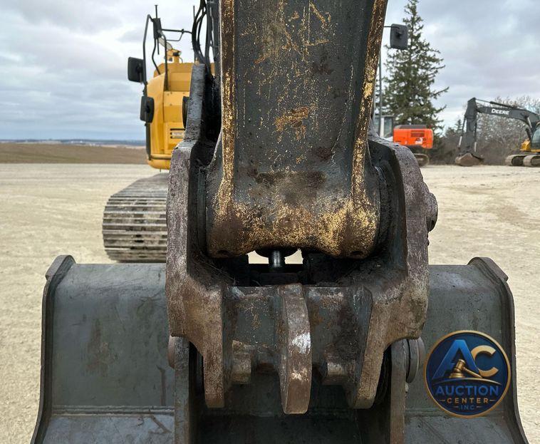 2017 John Deere 245G LC  excavator
