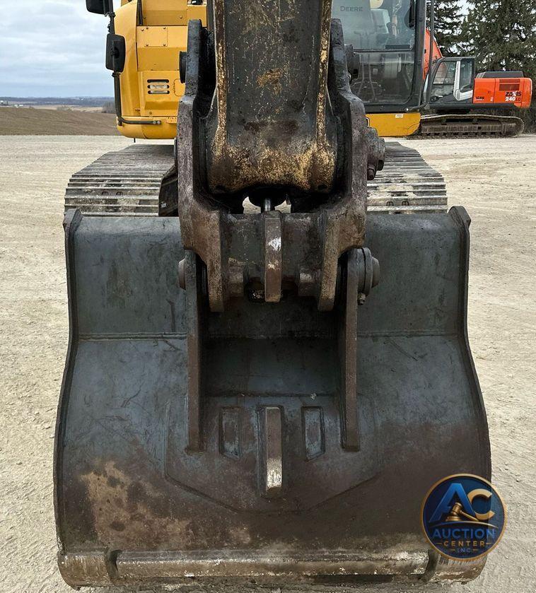 2017 John Deere 245G LC  excavator