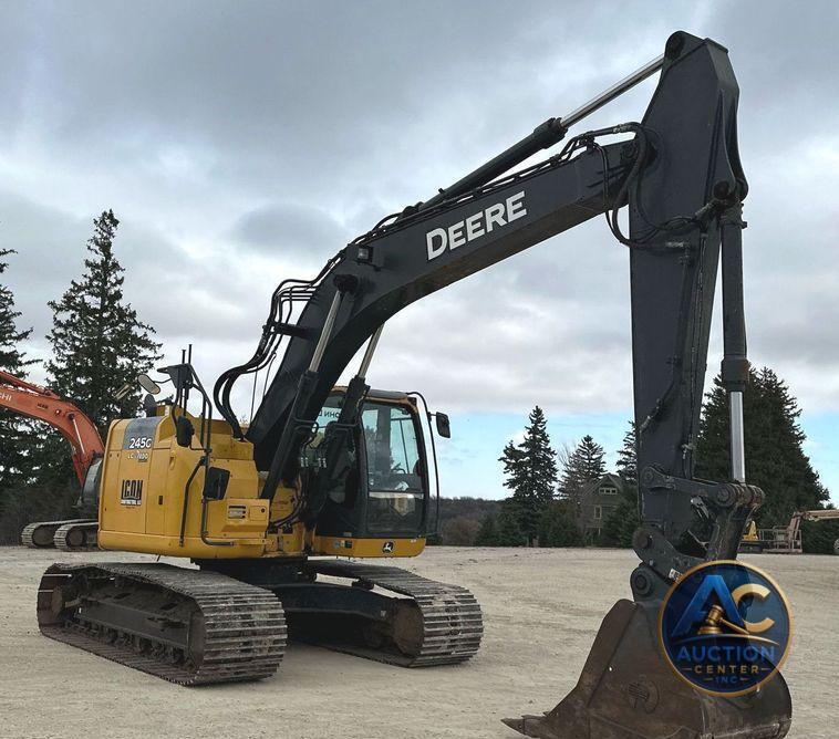 2017 John Deere 245G LC  excavator