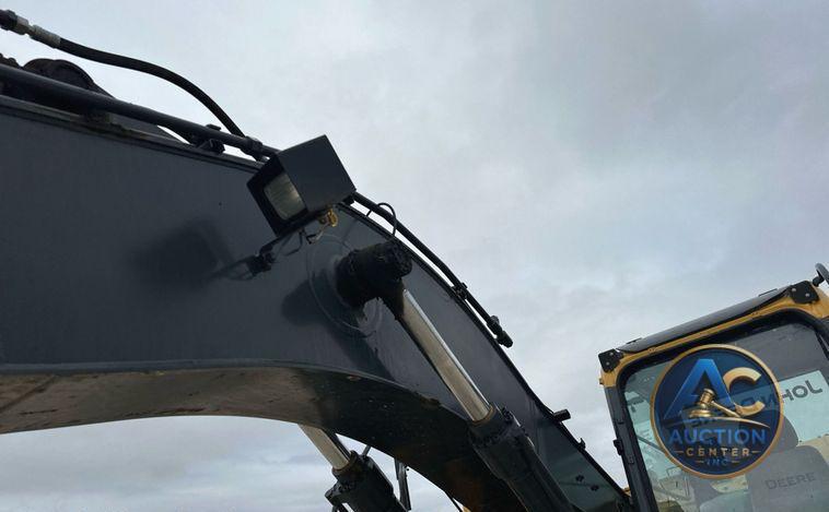 2017 John Deere 245G LC  excavator