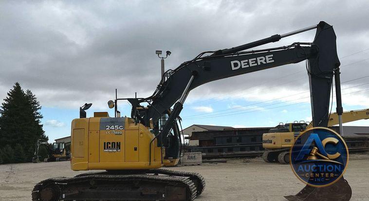2017 John Deere 245G LC  excavator
