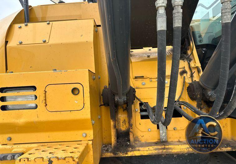 2017 John Deere 245G LC  excavator