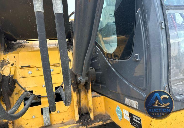 2017 John Deere 245G LC  excavator