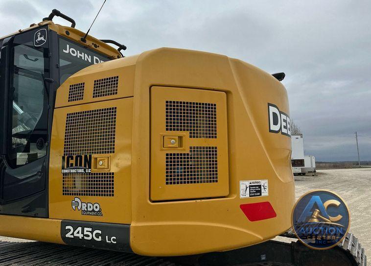 2017 John Deere 245G LC  excavator