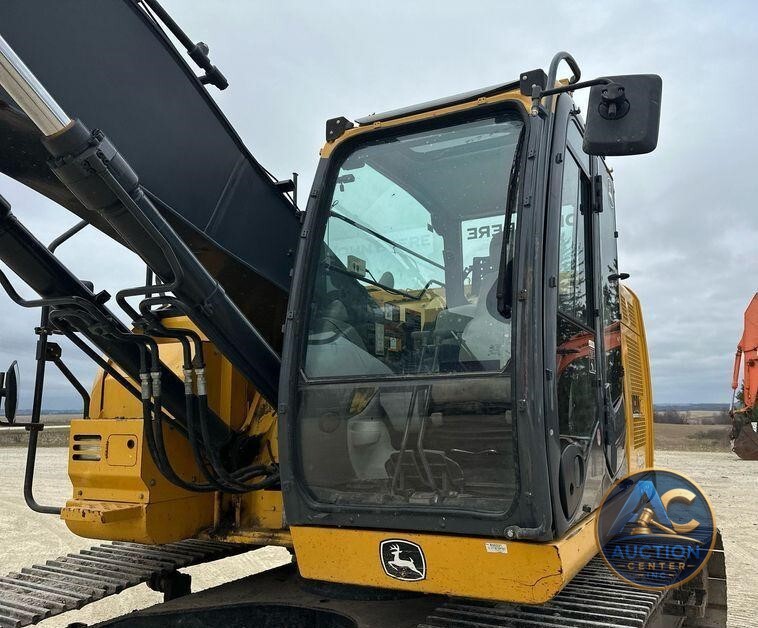 2017 John Deere 245G LC  excavator