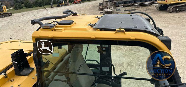 2017 John Deere 245G LC  excavator