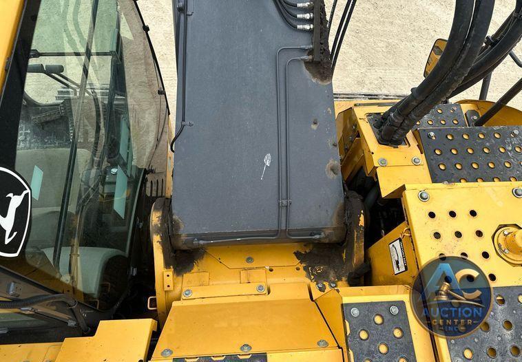 2017 John Deere 245G LC  excavator