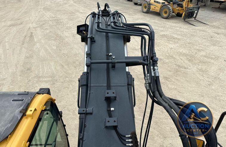 2017 John Deere 245G LC  excavator