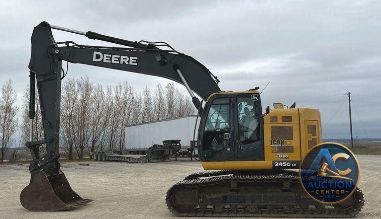 2017 John Deere 245G LC  excavator