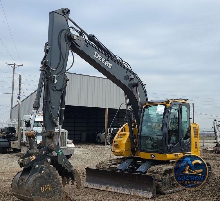 2022 John Deere 135G  excavator